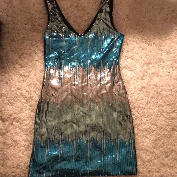Lily Rose Dresses & Skirts - Sequence dress